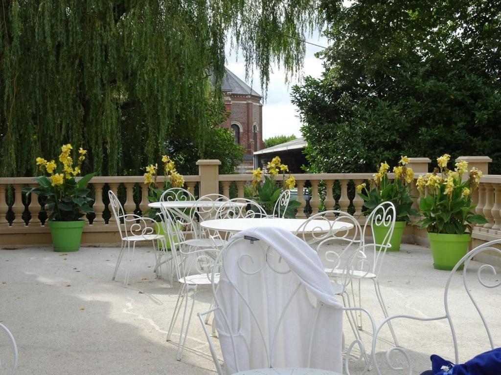 Bed and Breakfast Chateau Des Marronniers Baizieux Exterior foto